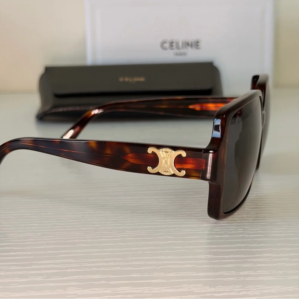 New! Celine Brown Triomphe Sunglasses with Gold Detail, CL40316U 52A, Authentic - Picture 5 of 11